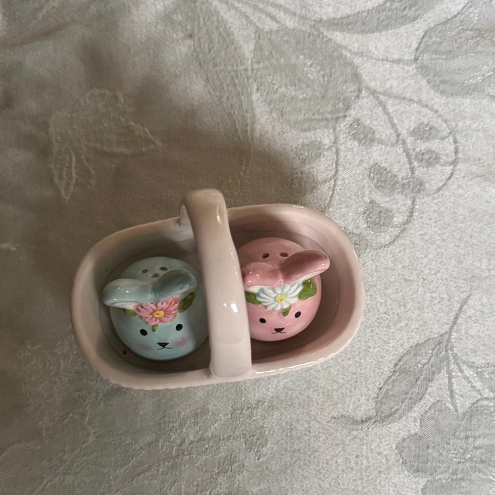 Ceramic Bunny Salt & Pepper Shaker Set in Pink and Light Blue